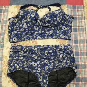 Torrid size 3 bathing suit top